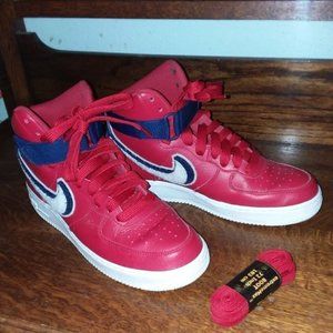 NIKE AIR FORCE 1, Boys 91/2 Like New